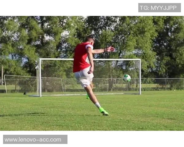 从零起步到足球高手的全面训练与实战技巧指南 从零起步到足球高手的全面训练与实战技巧指南